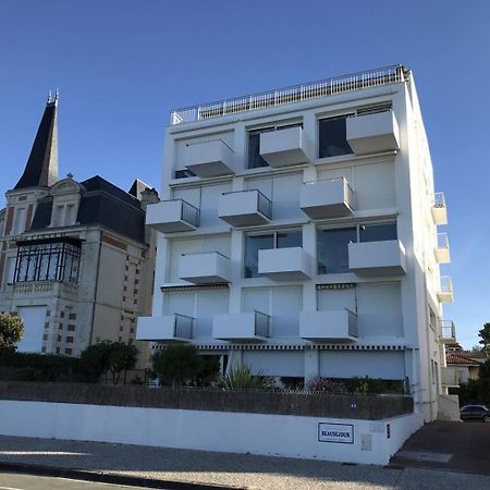 Royan - Vue Mer Pour Cet Appartement Face A La Plage - Grande Conche Bagian luar foto