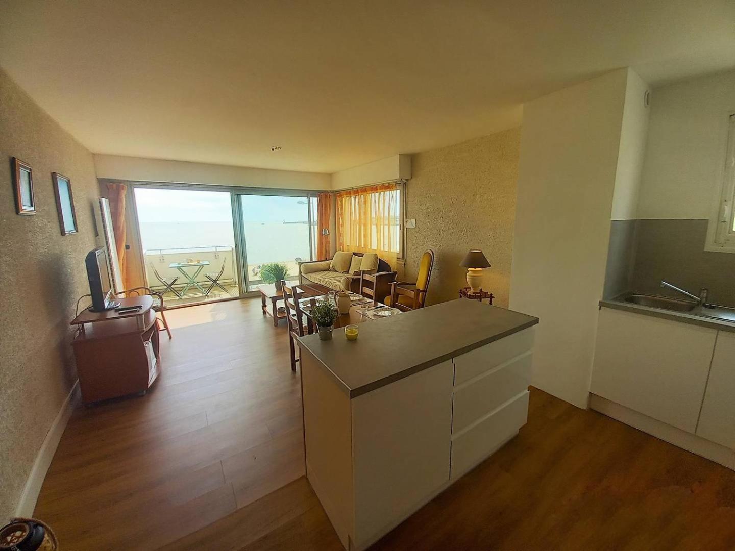 Royan - Vue Mer Pour Cet Appartement Face A La Plage - Grande Conche Bagian luar foto