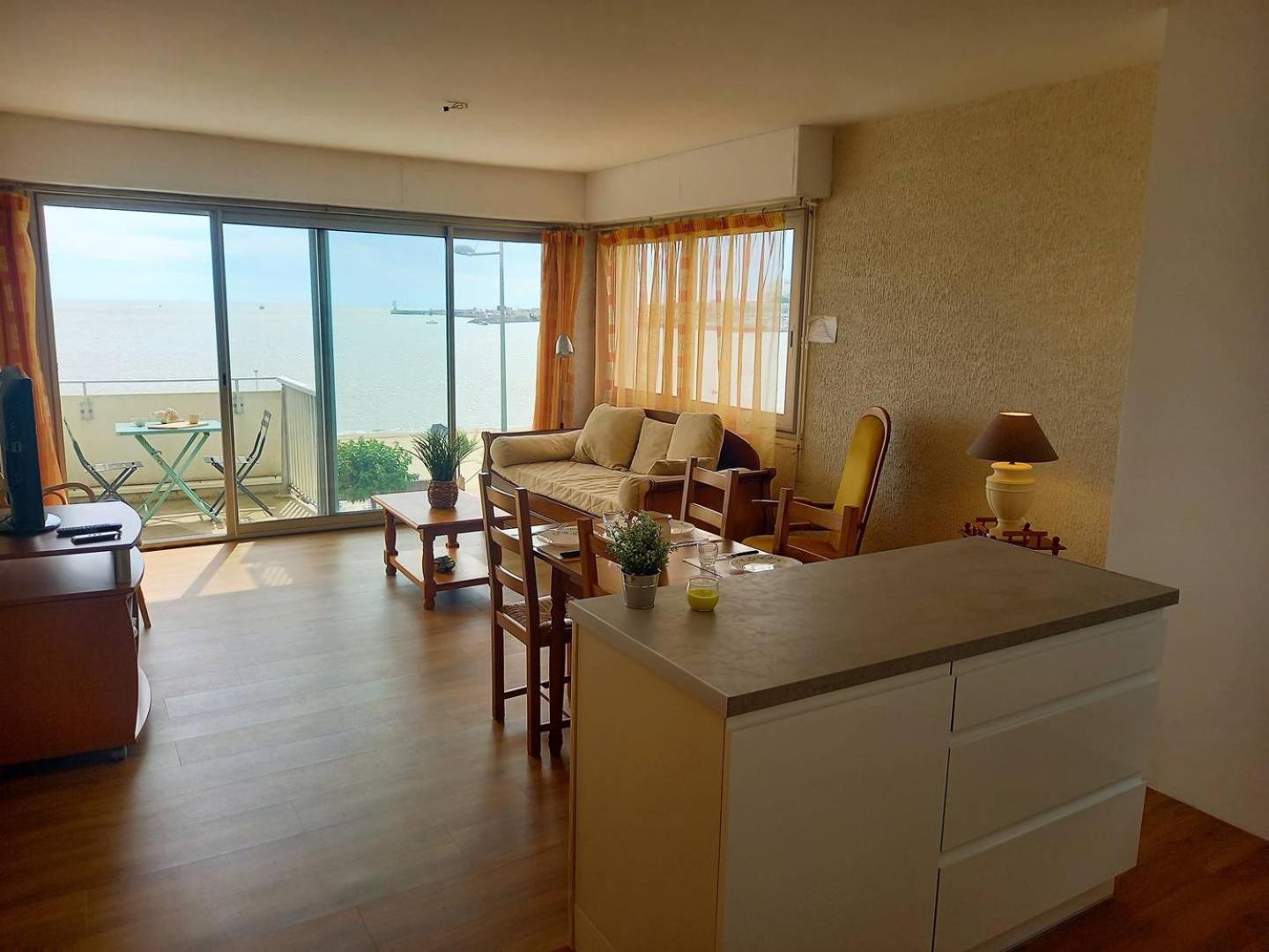 Royan - Vue Mer Pour Cet Appartement Face A La Plage - Grande Conche Bagian luar foto